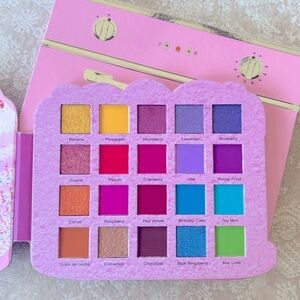 Brand New GlamLite Cake Palette Eyeshadow Ultra Pigmented Shimmers Mattes Vegan